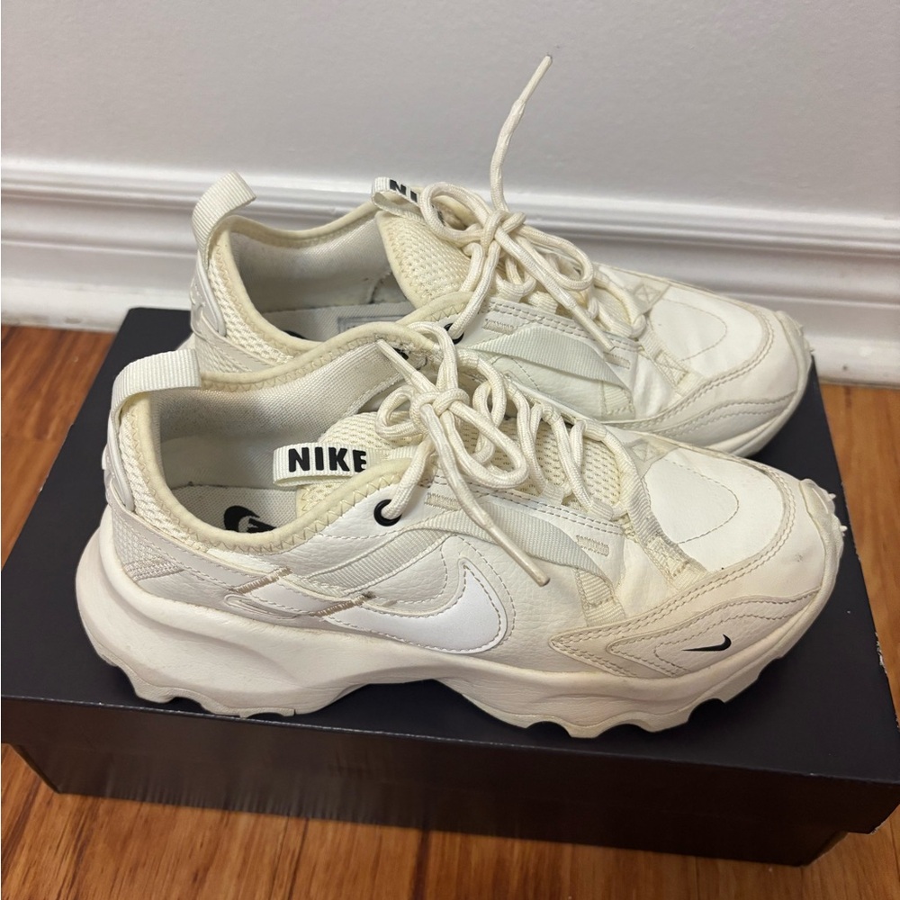 Nike TC 2900
